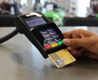 クレジットカードの利用は可能?気になる車検の支払い方法について解説